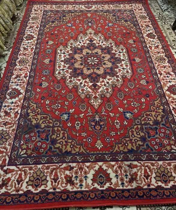 Ковры 2 штуки б/у в очень хорошем состоянии