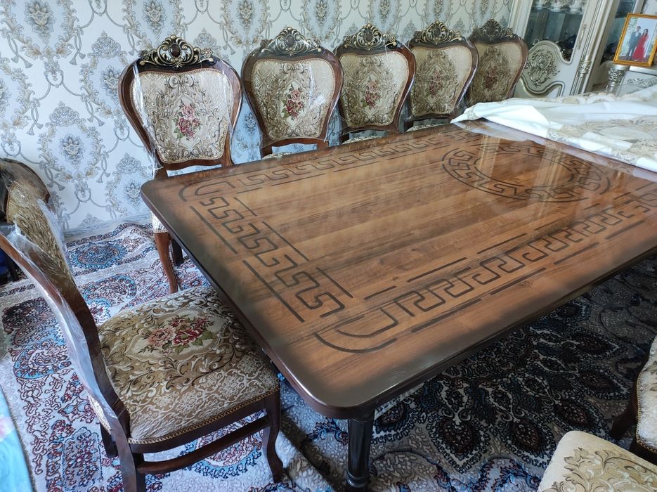 Стол стул для гостинной