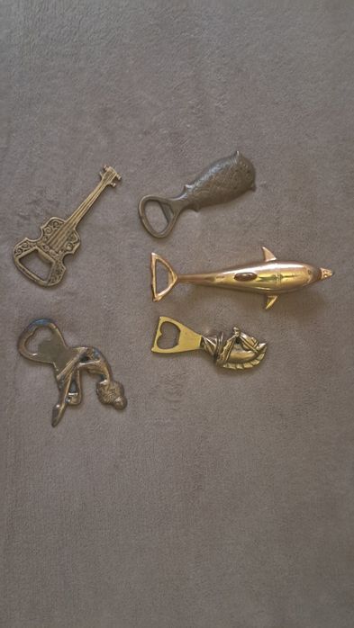 5 desfacatoare  de bere din bronz