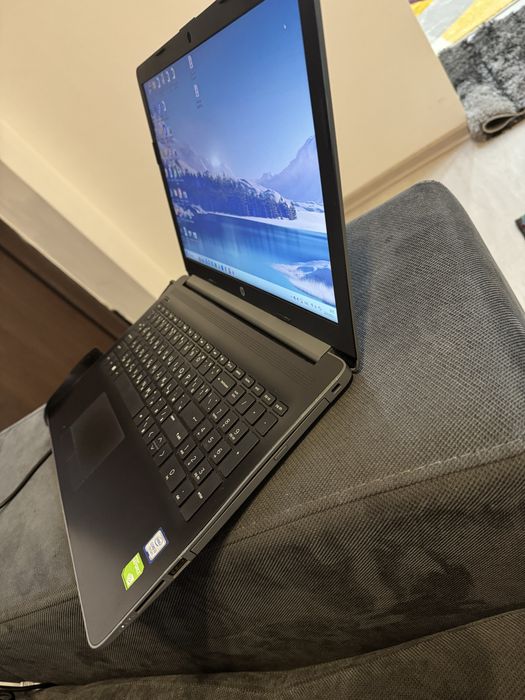 Лаптоп HP 15 da0 windows 11