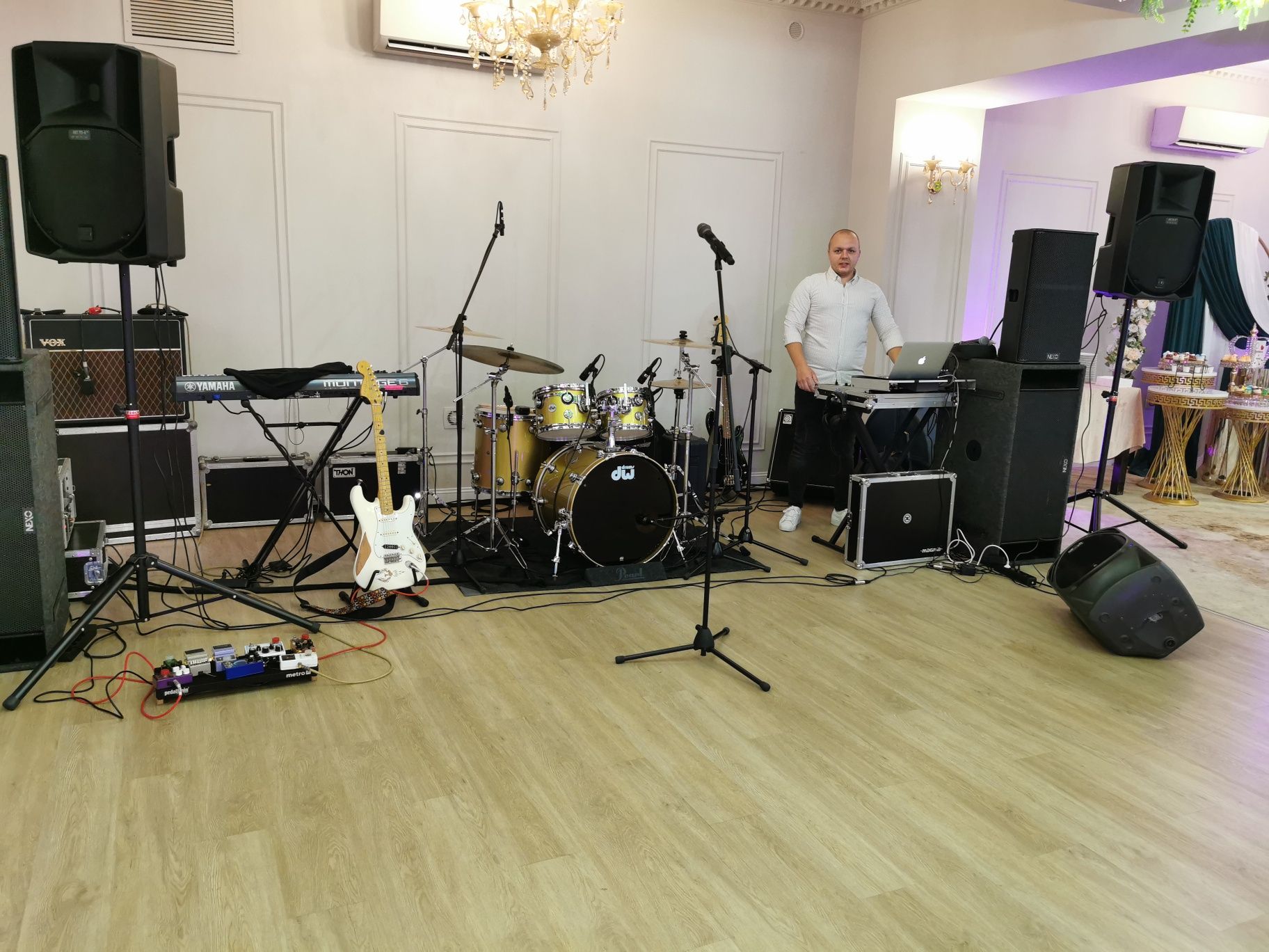Dj  Evenimente  Nunta  Botez  Petreceri  Cununie  PoolParty  Private