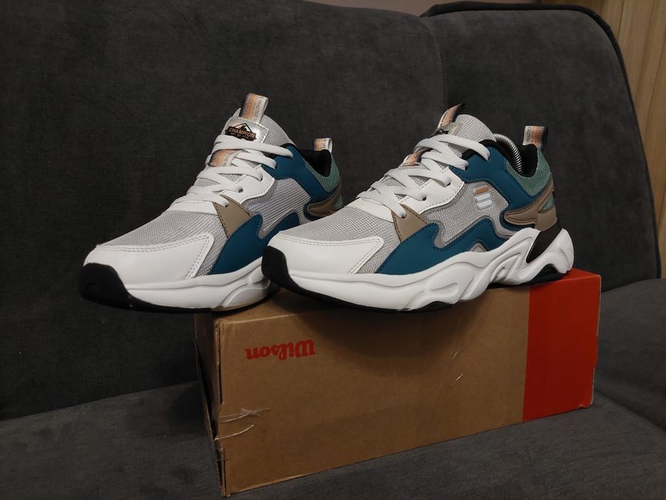 Adidasi sport barbati marca Champion