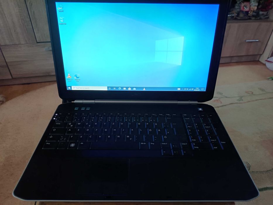 Vând laptop DELL Latitude E5520