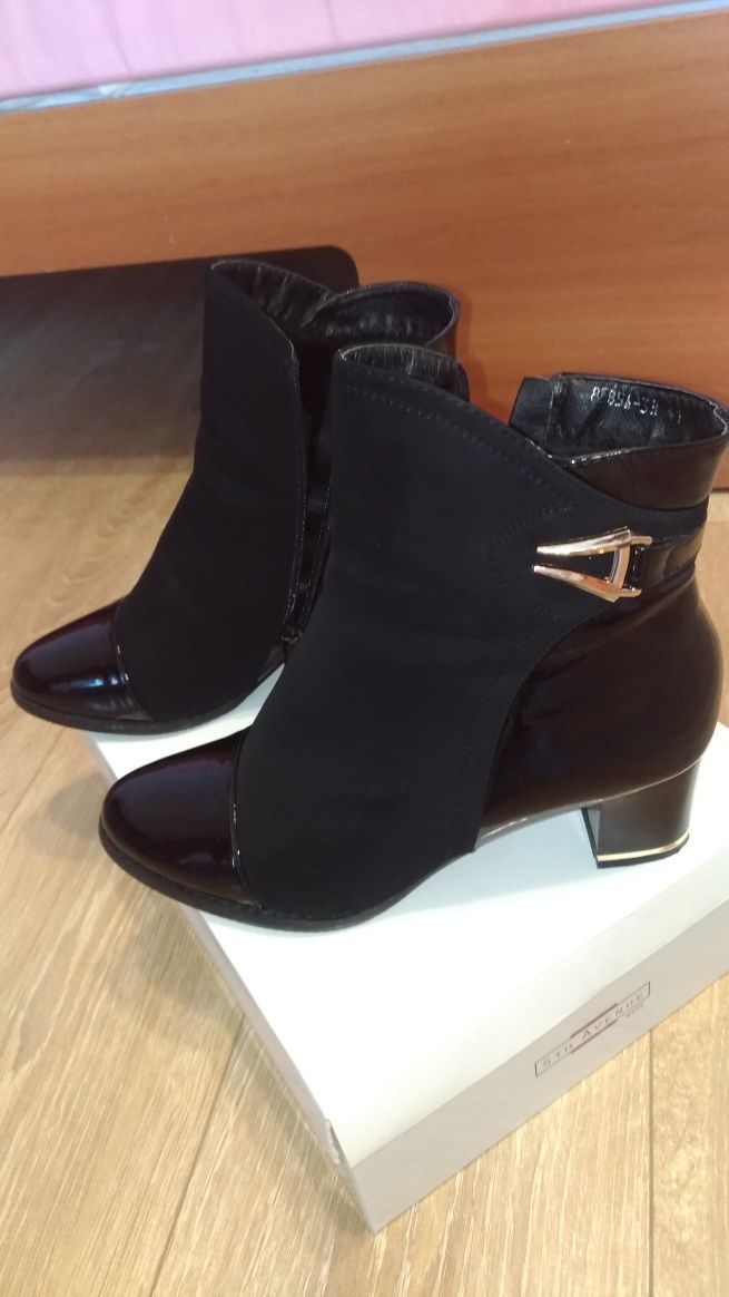 Botine/ ghete cu toc nr 41