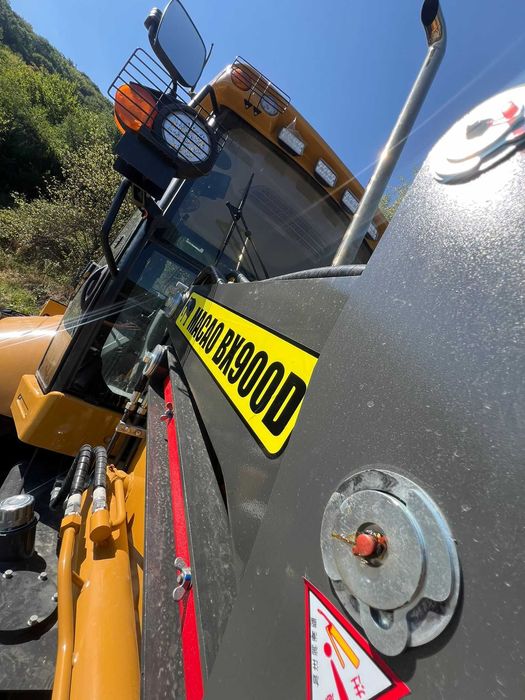 Buldoexcavator 9tone 4x4 cu brat telescopic