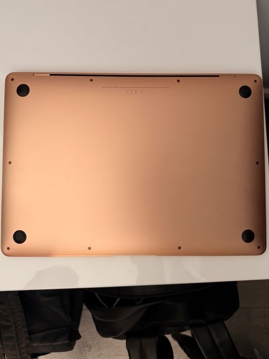 Macbook Air 2019 13 inch Rose Gold ,i5 8GB Ram 128GB Stocare Cluj/Alba