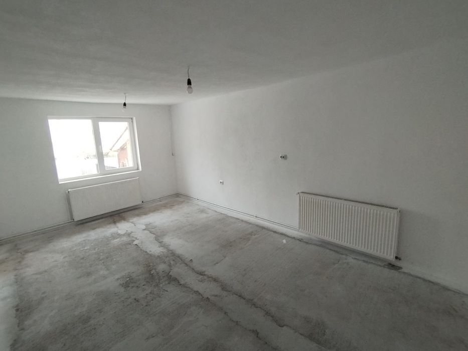 Casă, Curtea de Argeș, cartier Ivancea.