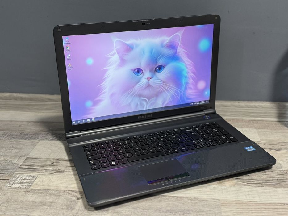 Лаптоп Samsung i5-450M/6RAM/500GB/17.3Инча.