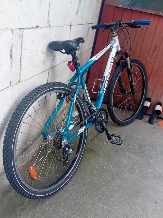 Vând bicicleta fara defecte