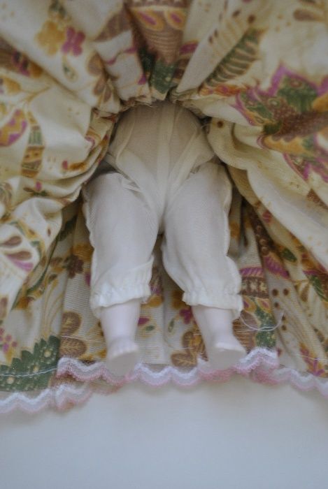 Порцеланова кукла с пола Marabell