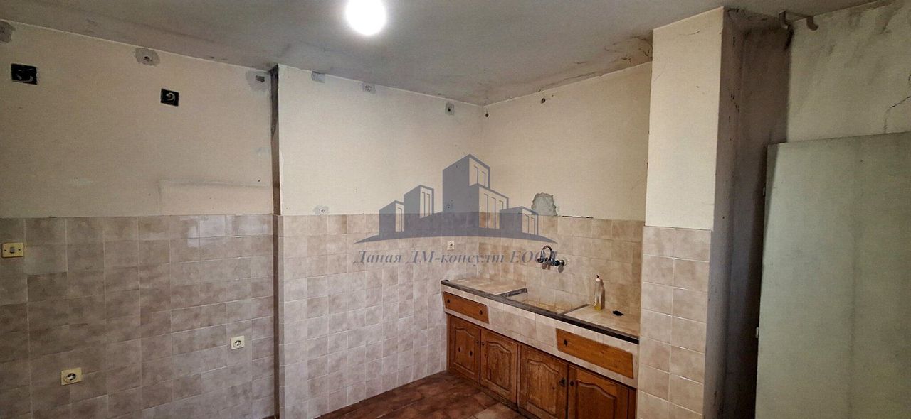 Продава се Тристаен апартамент в Шумен, Болницата - 100 кв.м за 915 €/кв.м - Снимка #7