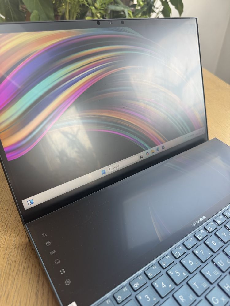 Asus Zenbook Duo 14/Intel core i7-10510U/Nvidia GeForce MX250