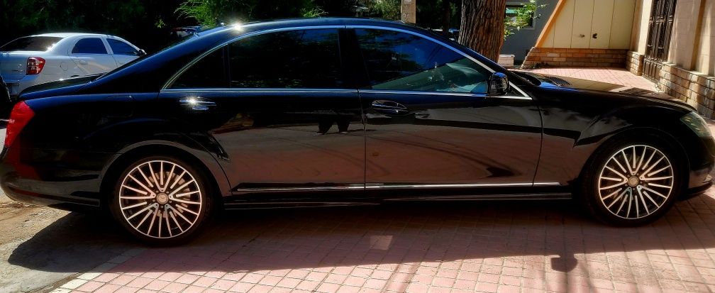 Prodayotsa Mersedes benz W221
