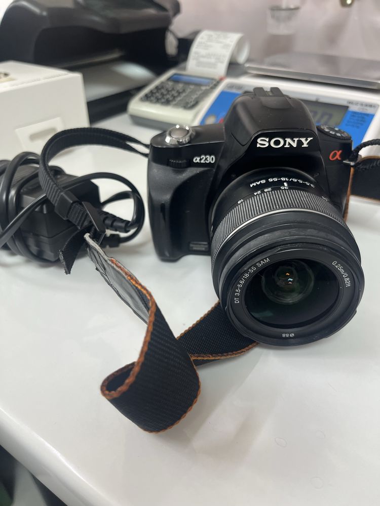 Фотоапарат Sony DSLR-A230 + Обектив Sony SAL1855
