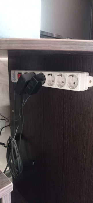 Продам компьютерный стол