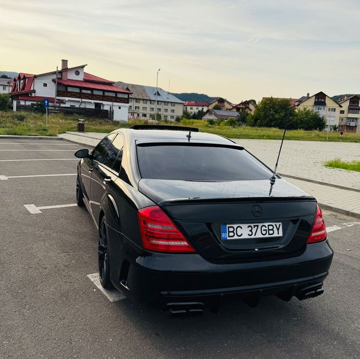Mercedes S class W221