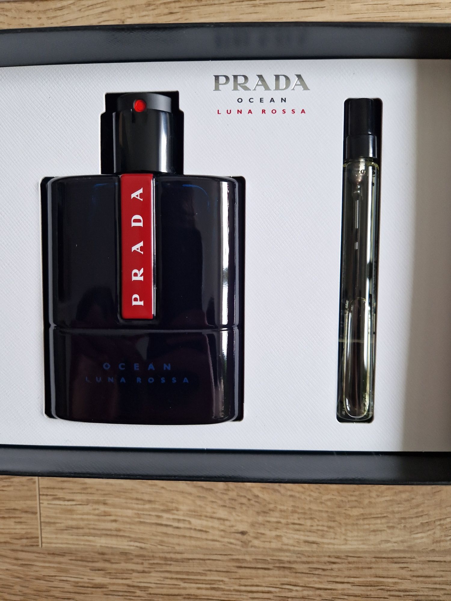 Set cadou Parfum Prada Luna Rossa Ocean