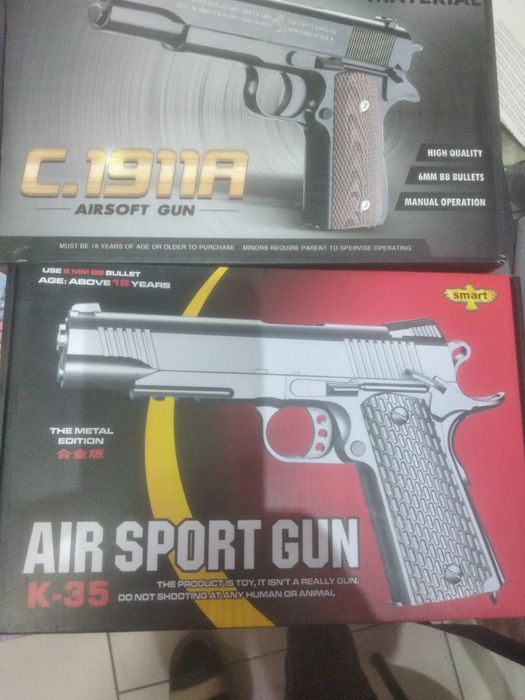 Продам игрушечные металлические пистолеты