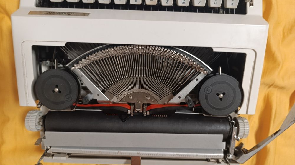 Masina de scris challanger