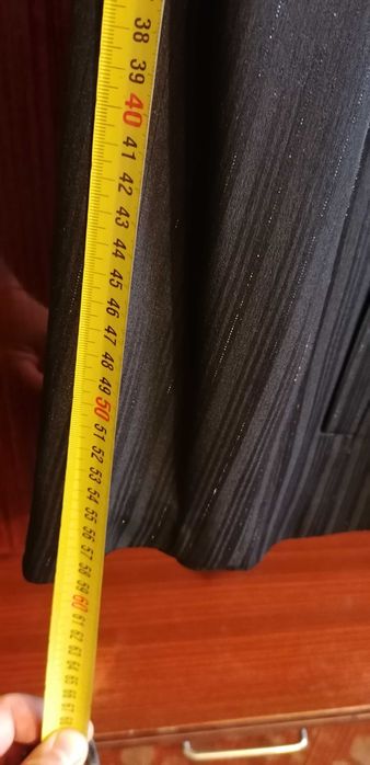 Подарявам 2бр костюми за бал