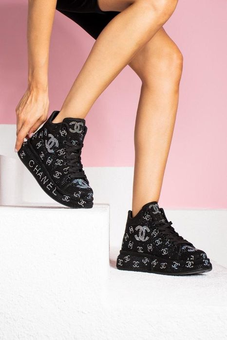 Adidași de dama 
36,37,38,39,40