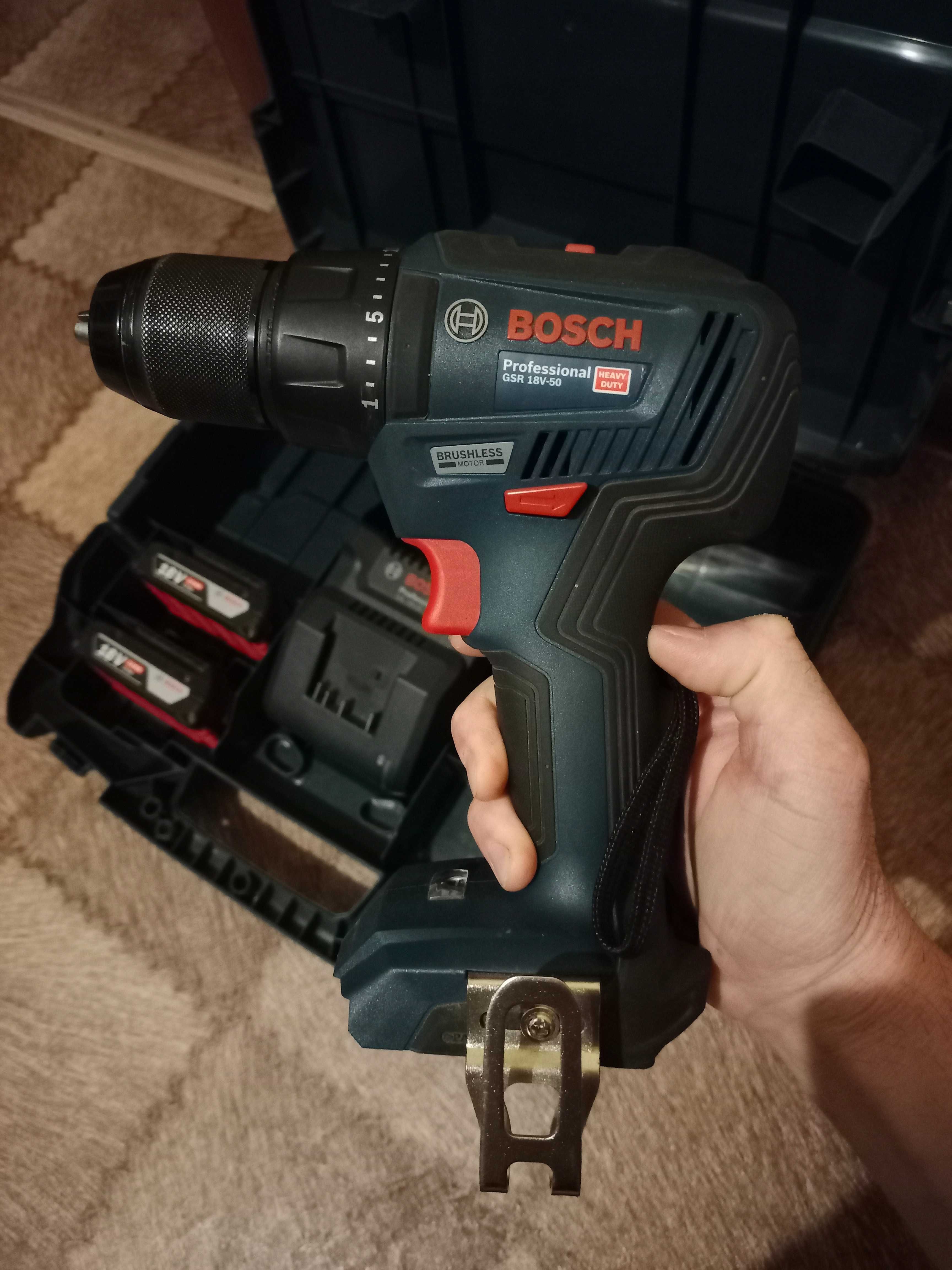 Дрель-шуруповерт Bosch GSR 18V-50 + винтоверт Bosch GDR 180-LI