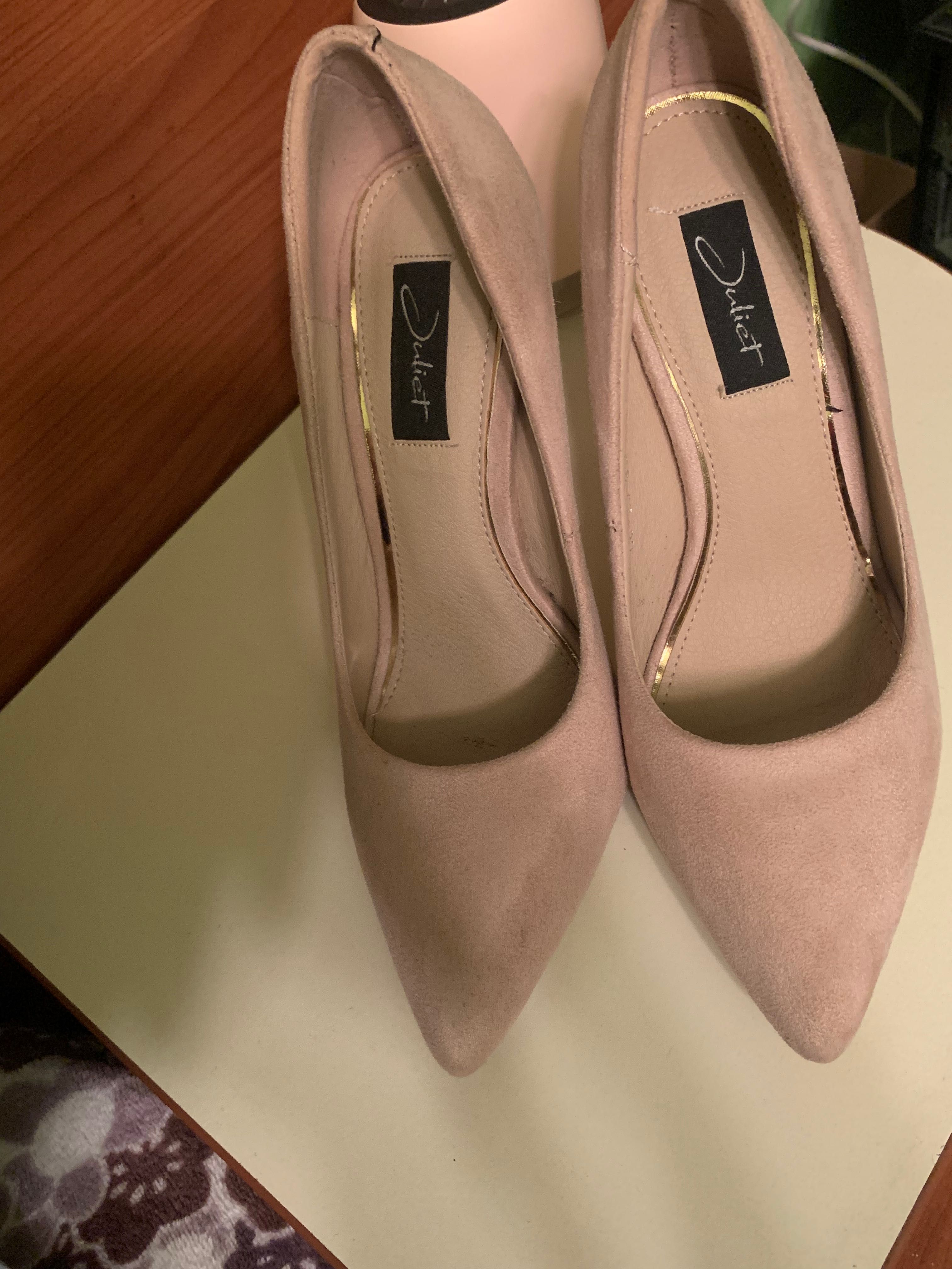 Vand stiletto marimea 35