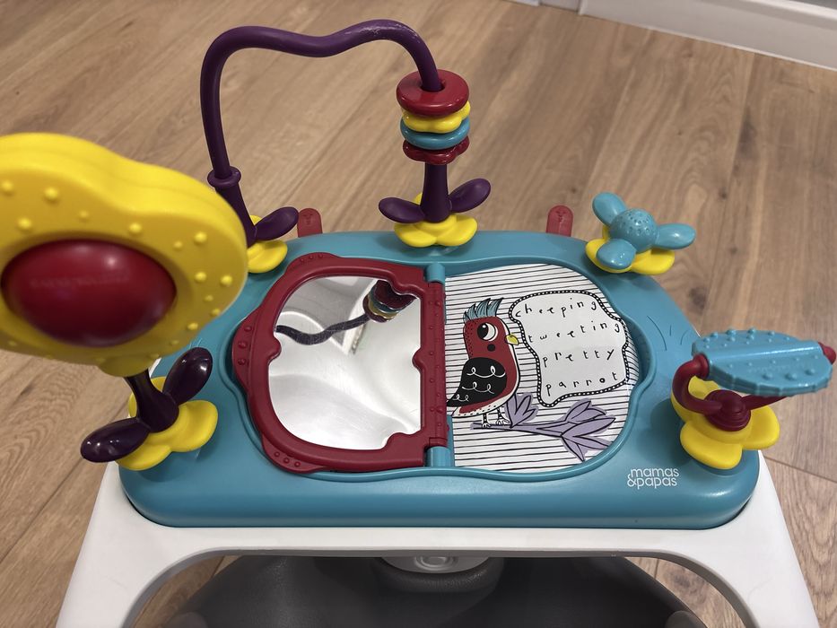 Столче с табла за игра Mamas & Papas - Baby Snug