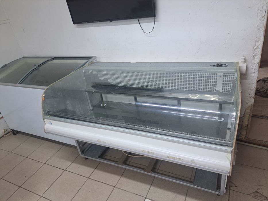 Холодильник витринный