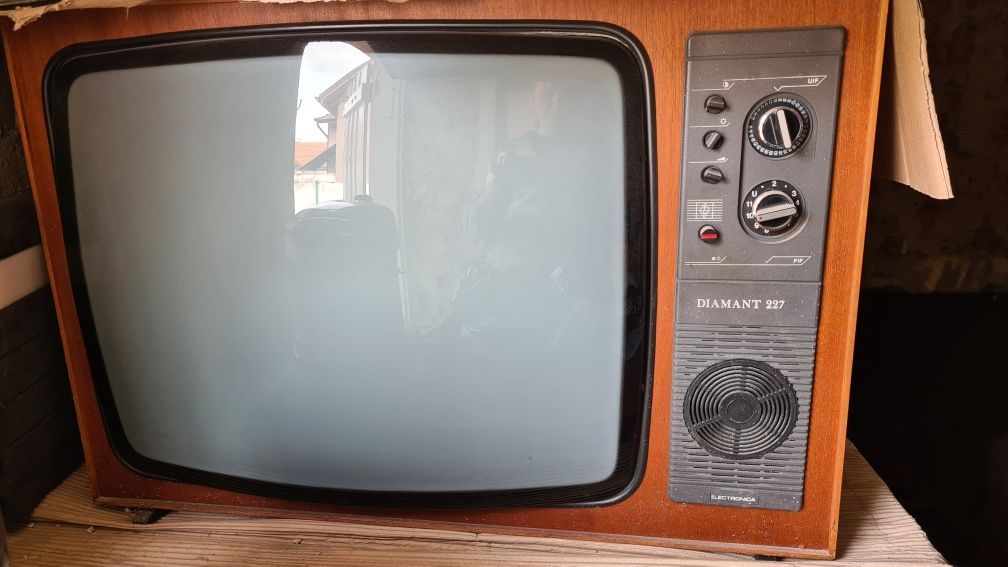 Vand tv vintage Diamant 227