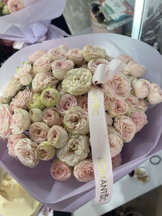 Продам пионовидные розы