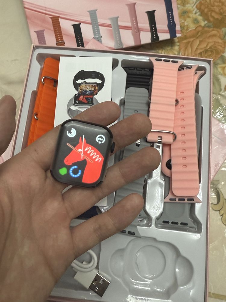Электронные часы Mini10 8 Ремешков в подарок