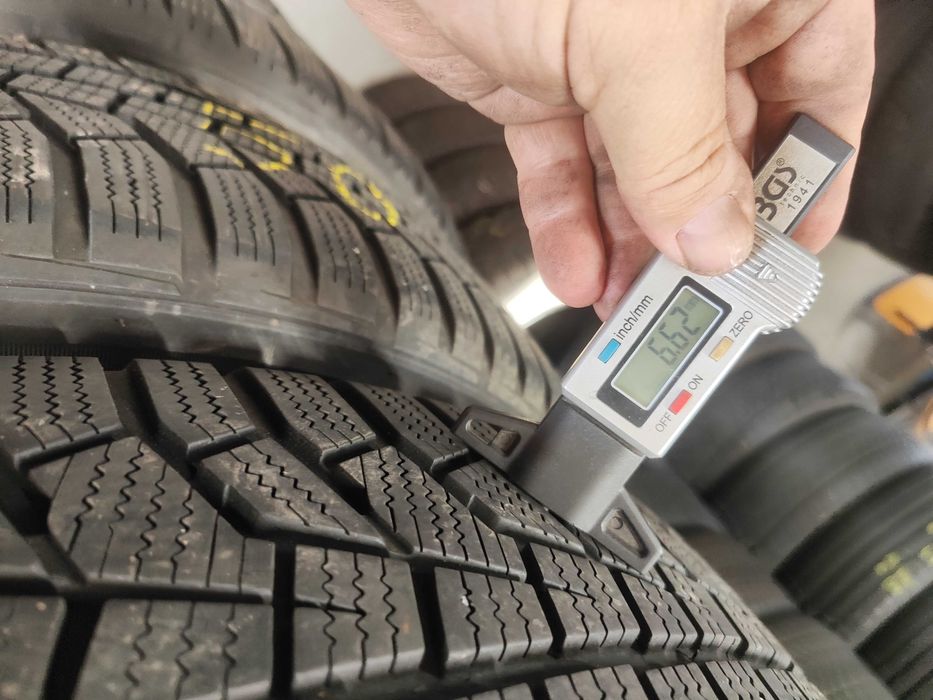 2бр.зимни гуми 225/60/18 Hankook