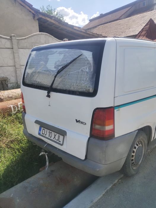 Vând Mercedes vito
