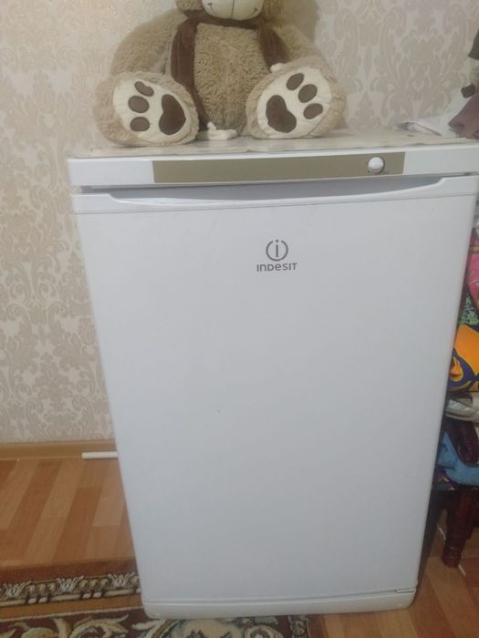 Продам морозильник Индезит почти новый в отличном состояни