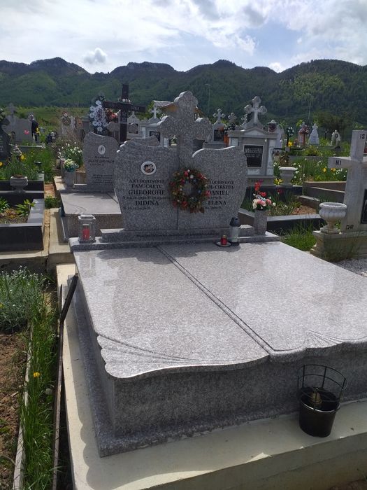 Monumente funerare, cruci marmură, granit, mozaic