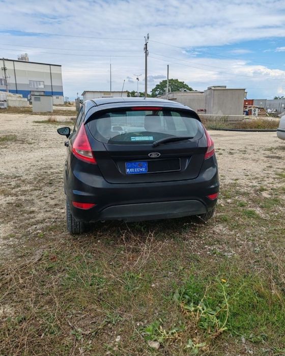Vând Ford Fiesta