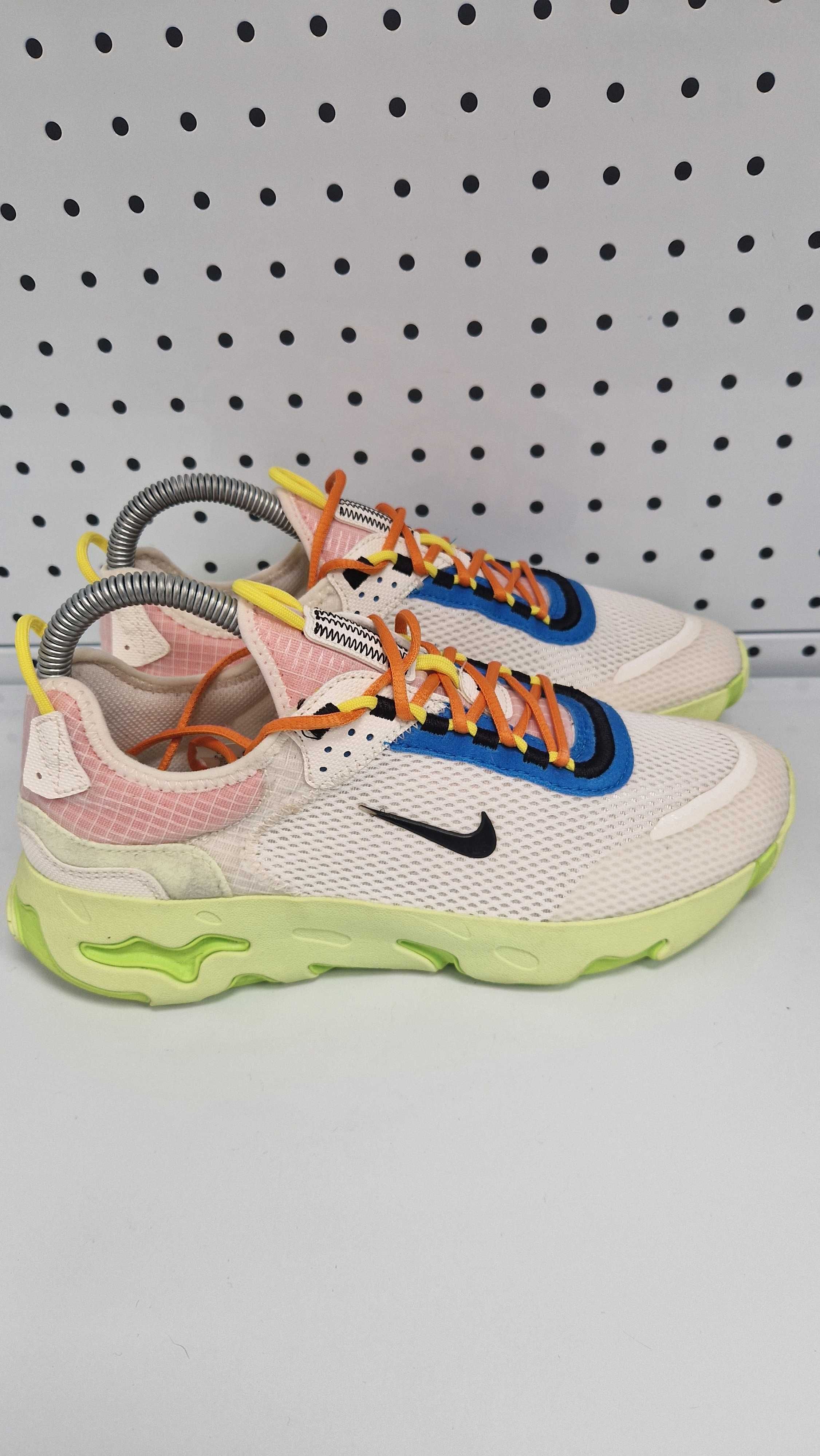 Оригинални дамски маратонки- Nike React Live White Neon