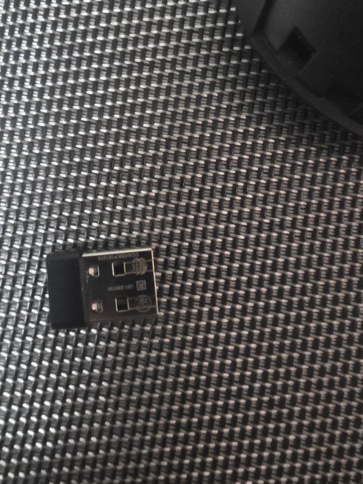 Rivals 3 Wireless мишка + зараждаща станция и 2 батерии