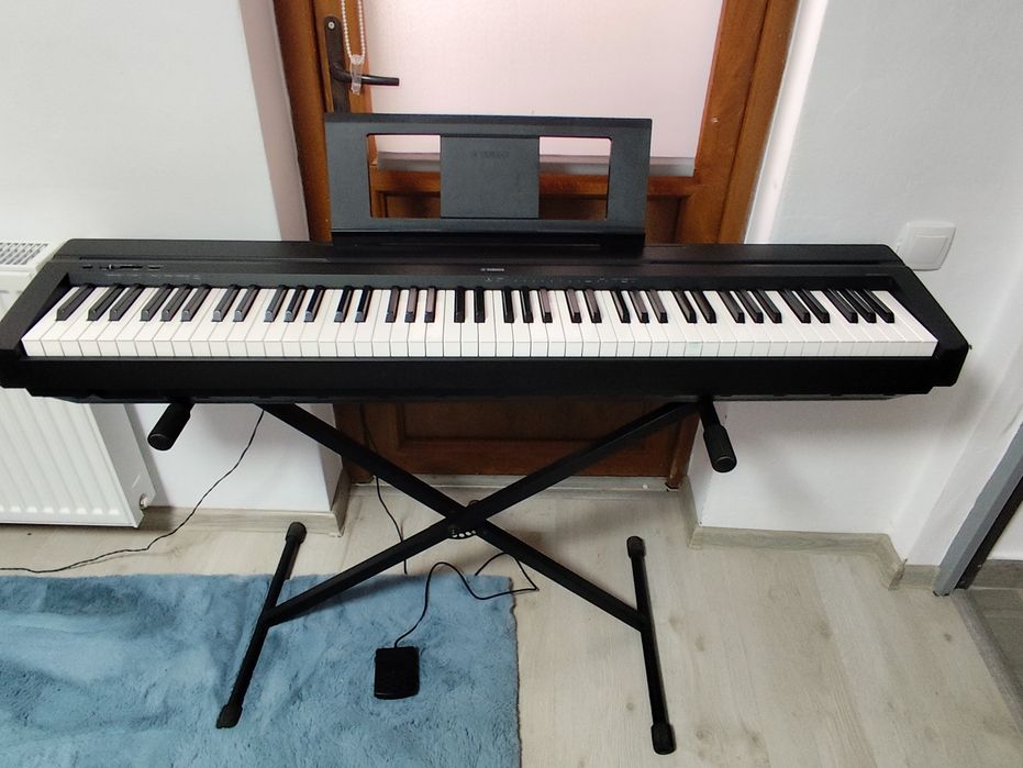 YAMAHA P45 - pian digital / pianina
