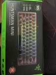 Продавам razer huntsmun mini