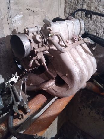 Навесное двигателя на митсубиси Аутлендер 1го поколения