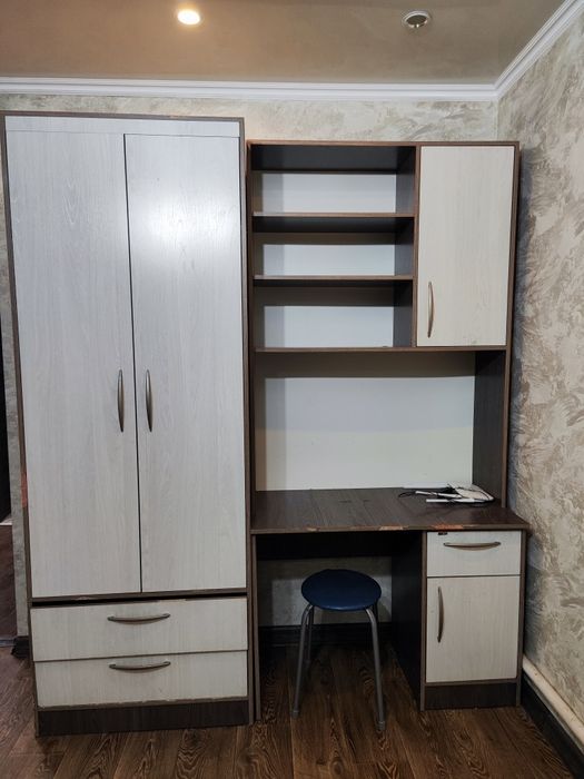 Продам шкаф для одежды со столом