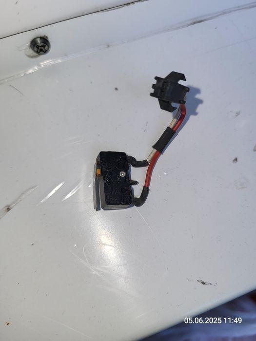 Микропереключатель.