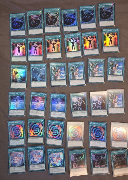 Cartonașe Yu-Gi-Oh!