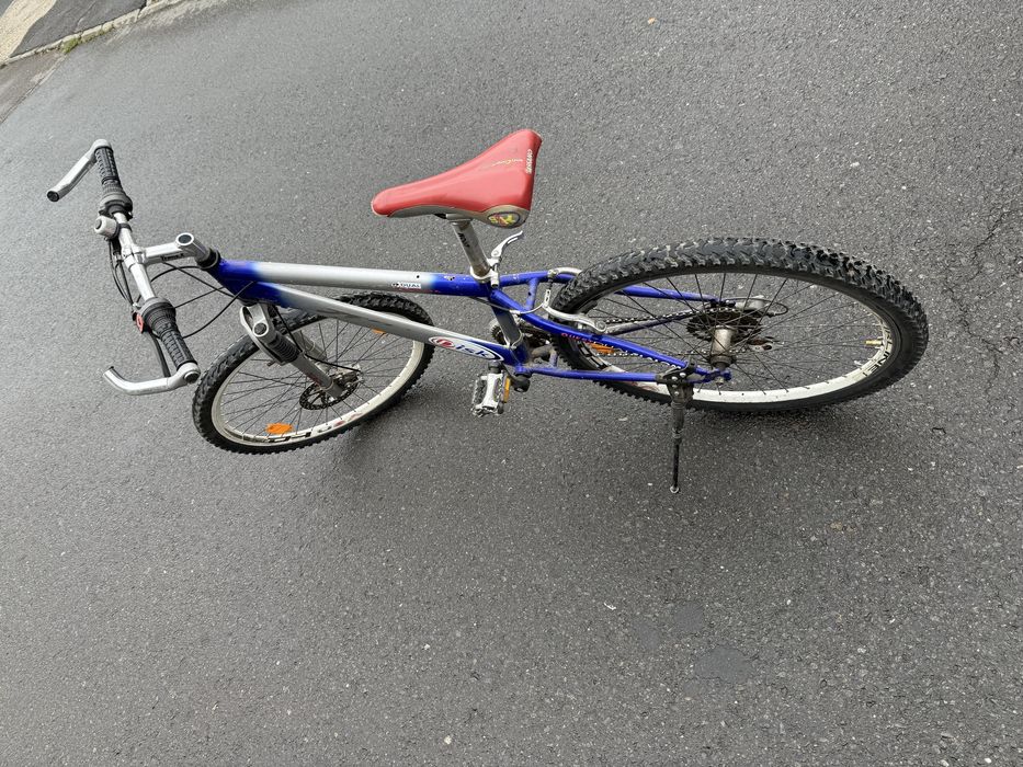 .  .  Bicicleta .   .