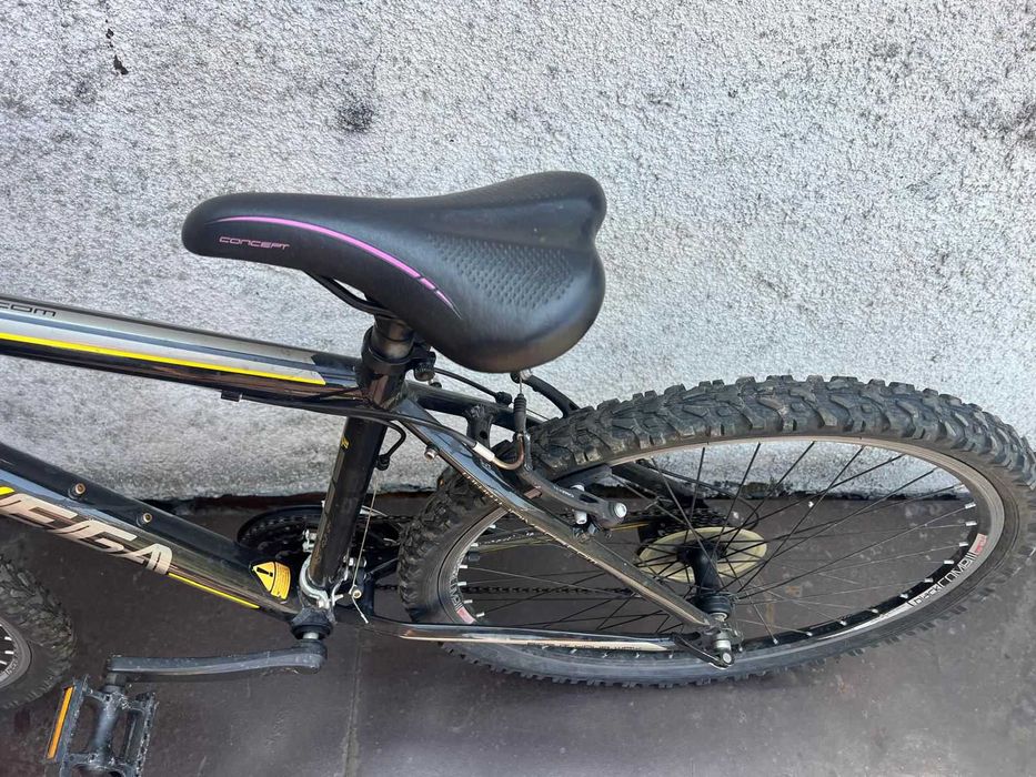 bicicleta UNIVEGA HT-300 26" BLACK/GREEN (L)