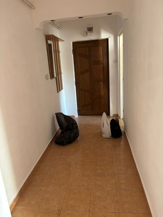 Inchiriez garsoniera