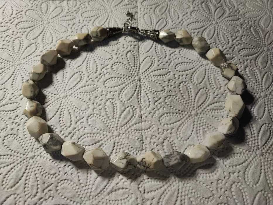 Lot vintage de 8 coliere diferite