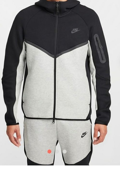 Nike tech fleece 2025